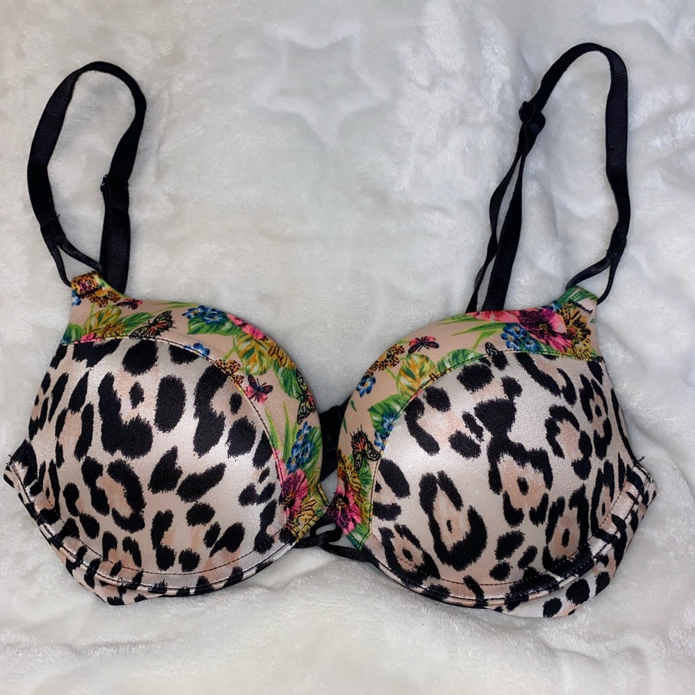 Victoria’s Secret bombshell bra. Size 34A